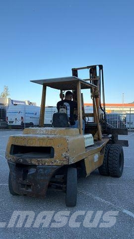 Toyota GELÄNDESTAPLER Terenski viličar