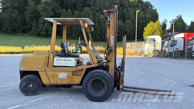 Toyota GELÄNDESTAPLER Elevatore per esterni