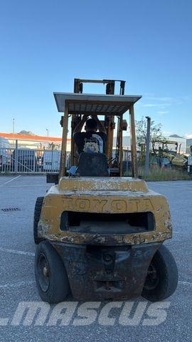 Toyota GELÄNDESTAPLER Elevatore per esterni