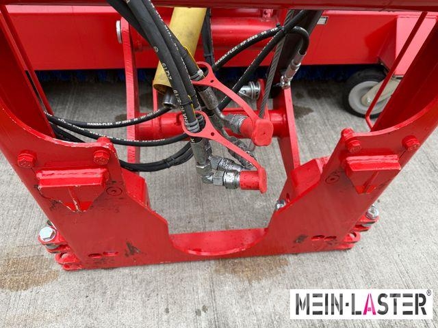 Unimog Dücker FKM 2400 Kehrmaschine mit 2´x Wassertank Otros tipos de vehículo de asistencia