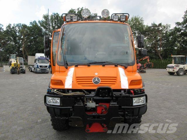 Unimog U 400 three-way tipper / Atlas crane 65.2, air con Bañeras basculantes usadas