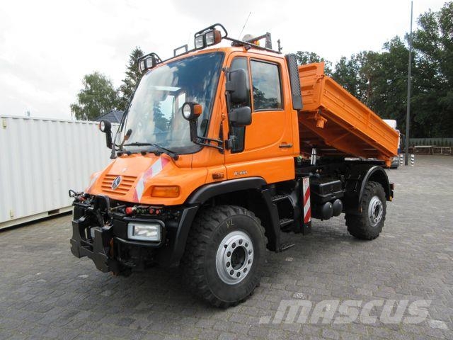 Unimog U 400, three-way tipper (DSK), long wheelbase, air Bañeras basculantes usadas