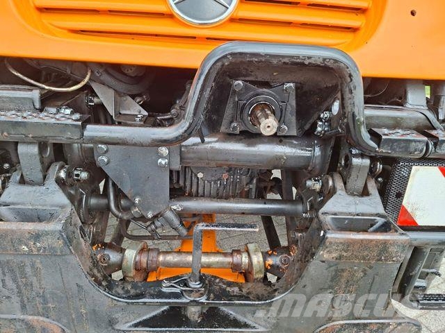 Unimog U400 Platós / Ponyvás teherautók