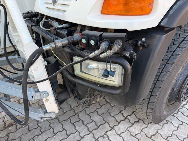 Unimog U400 mit Bitumspritze Breining + Besen 아스팔트 포장장비