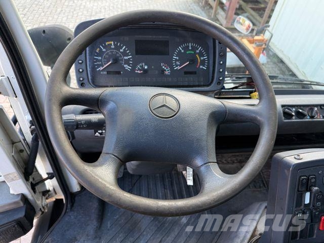 Unimog U400 mit Bitumspritze Breining + Besen 아스팔트 포장장비