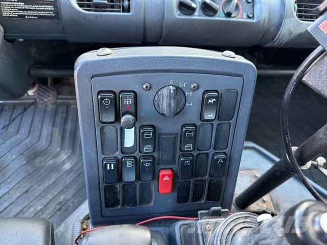 Unimog U400 mit Bitumspritze Breining + Besen 아스팔트 포장장비