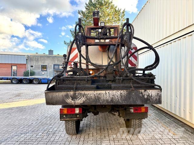 Unimog U400 mit Bitumspritze Breining + Besen 아스팔트 포장장비