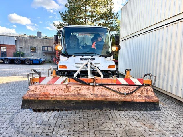 Unimog U400 mit Bitumspritze Breining + Besen 아스팔트 포장장비