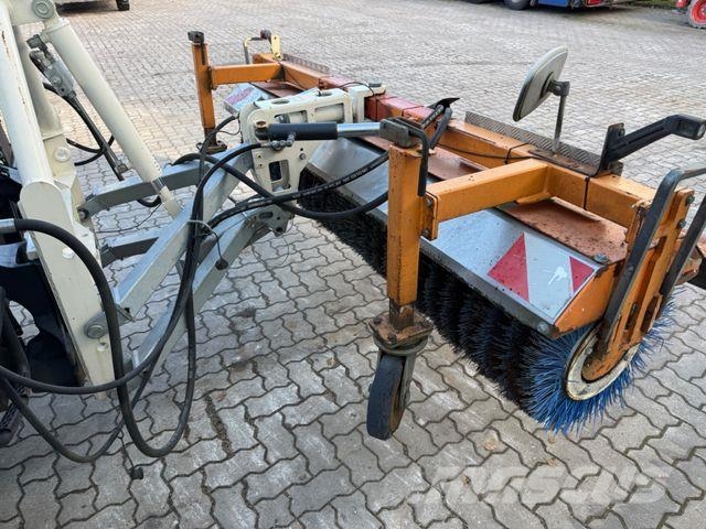 Unimog U400 mit Breining U2000 Bitumenspritze + Besen Egyéb
