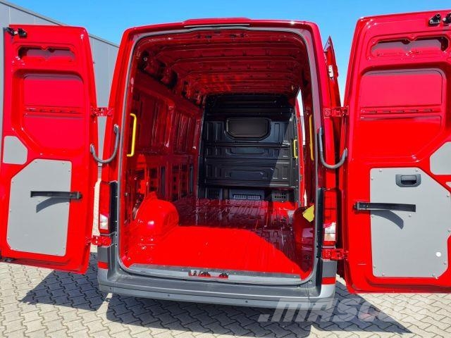 Volkswagen Crafter 35 Kasten L3H3 AG KLIMA KOMFORT PDC TEMP شاحنة مقفلة