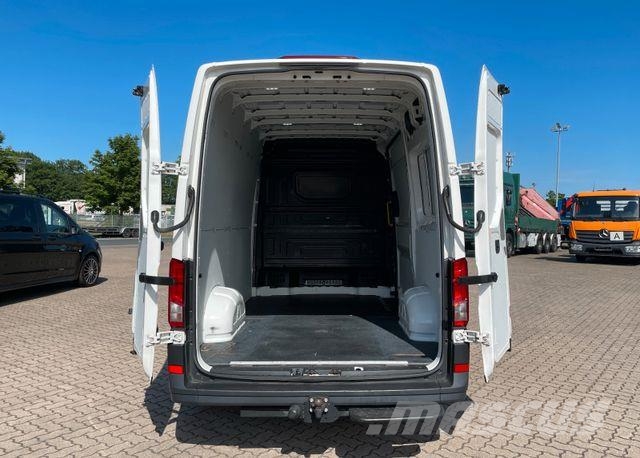 Volkswagen Crafter KA 35 L2H2/ AC/ CargoPaket/ AHK/ 3 Sitze Furgonetas cerradas