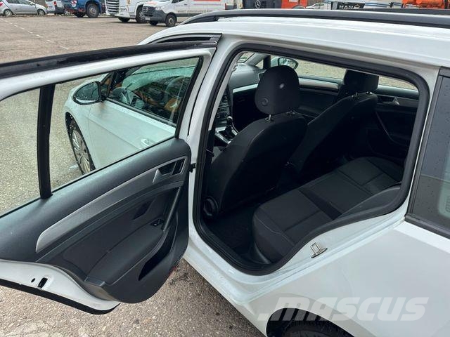 Volkswagen Golf VII Variant Trendline BMT/Start-Stopp Automobily