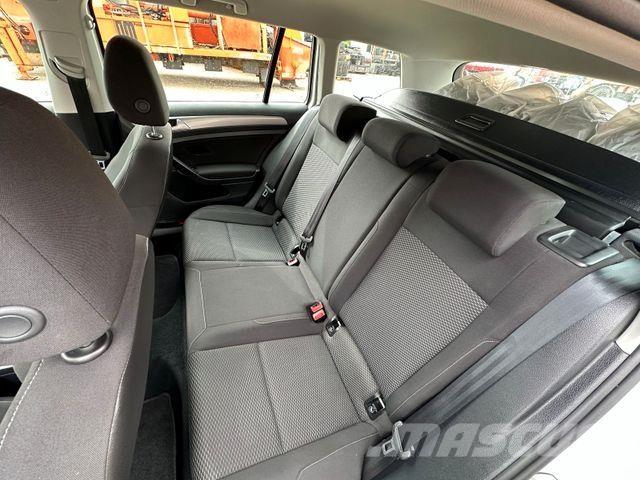 Volkswagen Golf VII Variant Trendline BMT/Start-Stopp Automobily