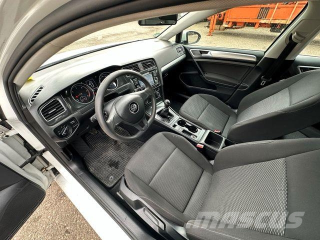 Volkswagen Golf VII Variant Trendline BMT/Start-Stopp Automobily