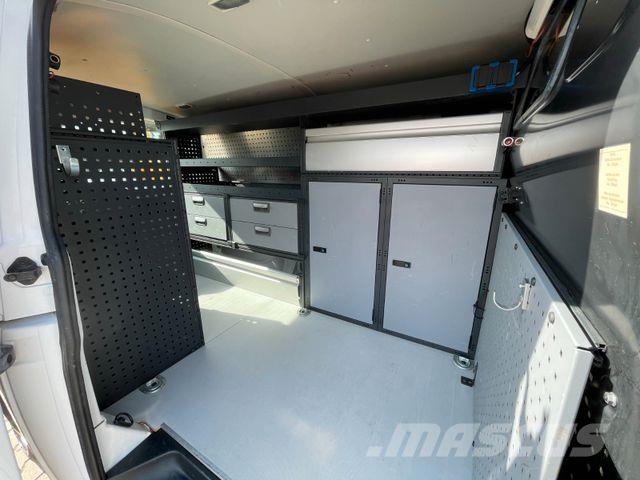 Volkswagen T6 KA lang/ 4x4/ AC/ Standhzg./ AHK/ Werkstatt شاحنة مقفلة