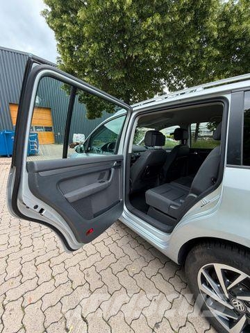 Volkswagen Touran - 1.6 TDI - Comfortline Carros