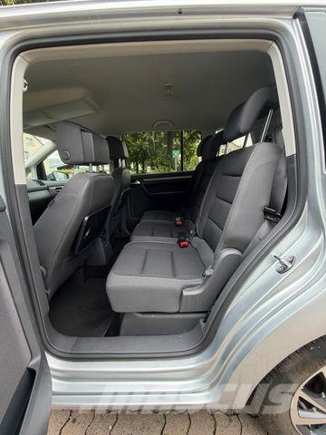 Volkswagen Touran - 1.6 TDI - Comfortline Carros