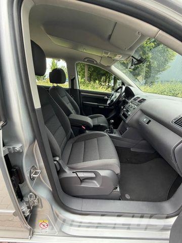 Volkswagen Touran - 1.6 TDI - Comfortline Carros