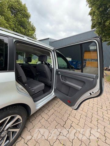 Volkswagen Touran - 1.6 TDI - Comfortline Carros