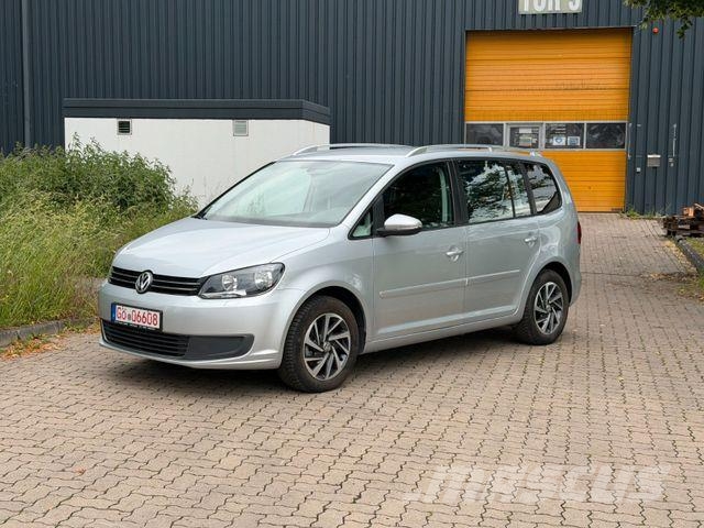 Volkswagen Touran - 1.6 TDI - Comfortline Carros