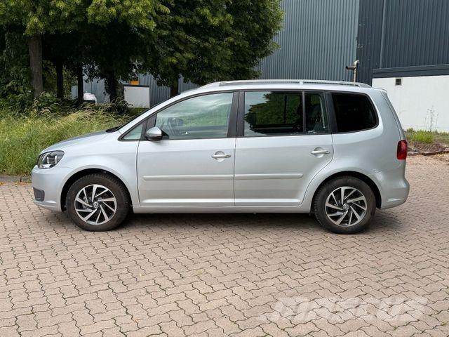 Volkswagen Touran - 1.6 TDI - Comfortline Carros