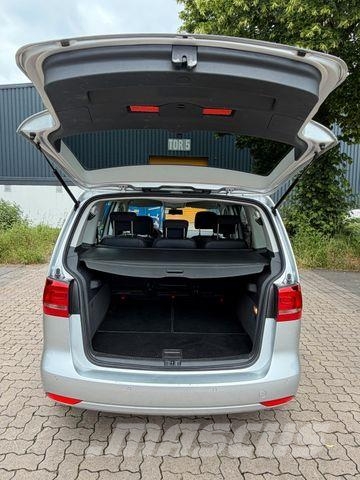 Volkswagen Touran - 1.6 TDI - Comfortline Carros