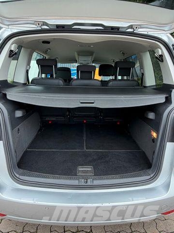 Volkswagen Touran - 1.6 TDI - Comfortline Carros