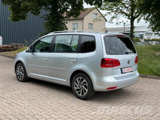 Volkswagen Touran - 1.6 TDI - Comfortline Carros
