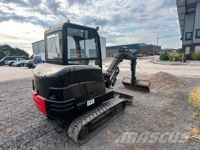 Volvo EC 25 حفارات صغيرة أقل من 7 طن (حفارات صغيرة)