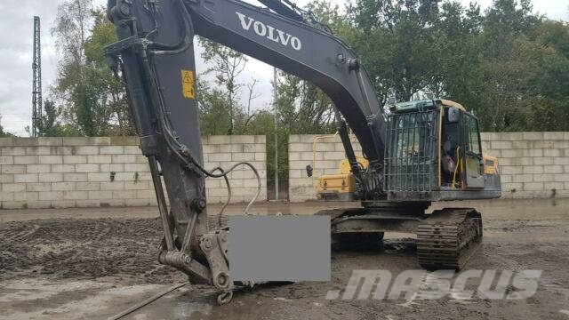 Volvo Ec 250 DNL mit Neu Long REach Arm 16 m Raupenbagger