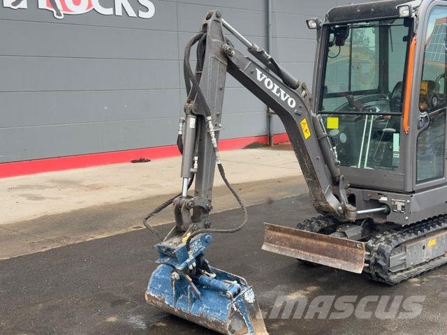 Volvo EC15E 2022 12kw Wechsler &amp; Schwenkschaufel Mini pelle < 7t