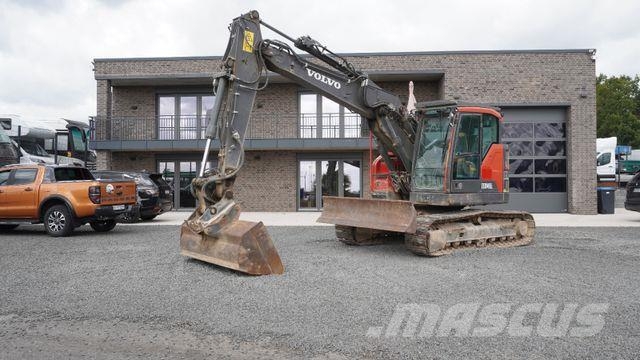 Volvo ECR145EL Kettenbagger Verstellausleger OilQuick Raupenbagger