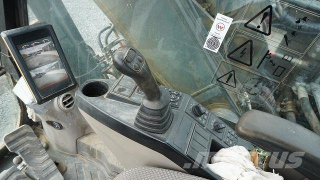 Volvo ECR145EL Kettenbagger Verstellausleger OilQuick Raupenbagger