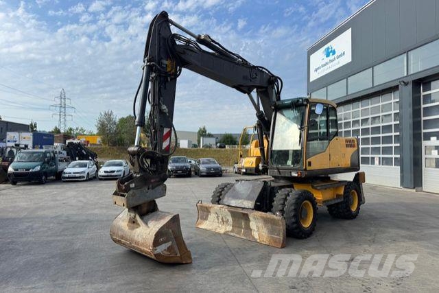 Volvo EW140 C 2x Schaufeln Oilquick Bouw - Overige