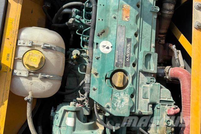 Volvo EW140 C 2x Schaufeln Oilquick Bouw - Overige