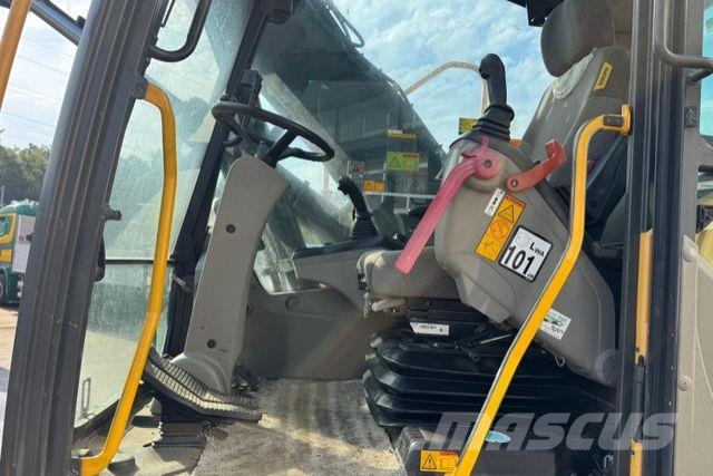 Volvo EW140 C 2x Schaufeln Oilquick Bouw - Overige