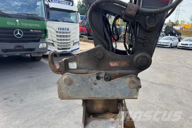 Volvo EW140 C 2x Schaufeln Oilquick Bouw - Overige