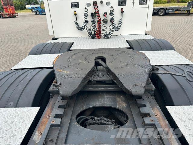 Volvo FH 16.750 8×4 / 250,000 kg / Hydraulic Dragbilar