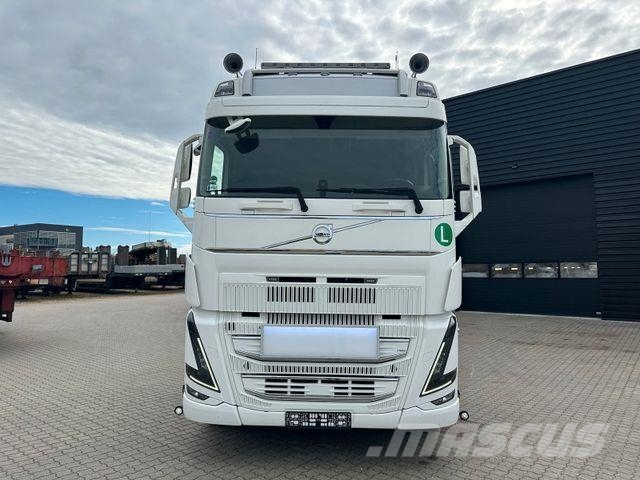 Volvo FH 16.750 8×4 / 250,000 kg / Hydraulic Dragbilar