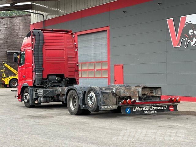 Volvo FH 460 6x2 LL EEV /ACC/NLA/LDW Fahrgestell شاحنات بمقصورة وهيكل