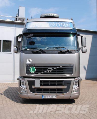 Volvo FH 460 Globetrotter, low deck mega Trekkers