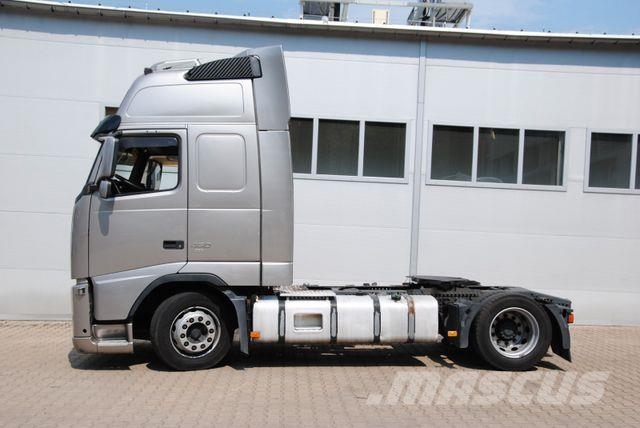 Volvo FH 460 Globetrotter, low deck mega Trekkers