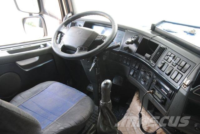 Volvo FH 460 Globetrotter, low deck mega Trekkers