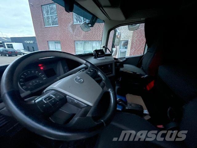 Volvo FH 460 Tiefkühlkoffer*2 Stück * Temperature controlled trucks