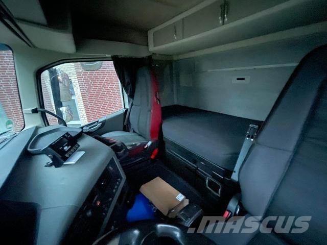 Volvo FH 460 Tiefkühlkoffer*2 Stück * Temperature controlled trucks
