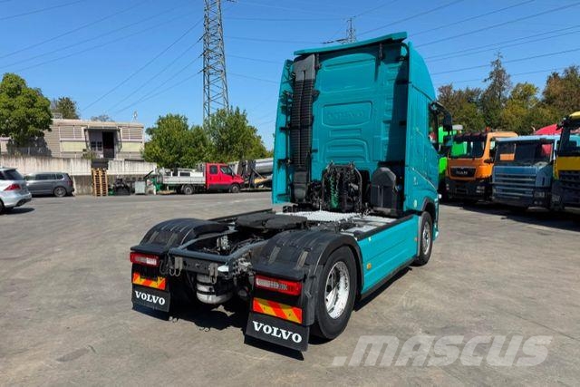 Volvo FH-460 XXL 2x Tanks 1200L Dragbilar