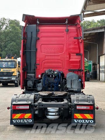Volvo FH 500 4x2 LL Hubsattel وحدات الجر