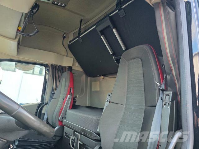 Volvo FH 500 6x2 Heckkran MKG HLK 531 HP a5 Funk Platformas/izkraušana no sāniem