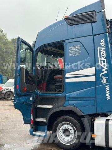 Volvo FH 500 6x2 Lenk-/Lift Volumen-SZM/Low-Liner Ťahače