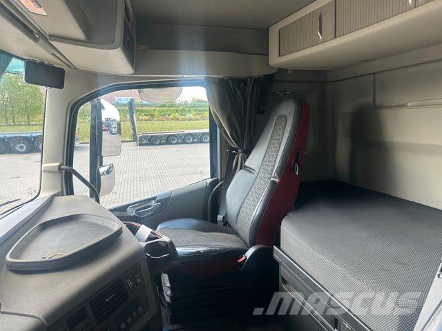 Volvo FH 500 8×4 truck w. PALFINGER 165 t/m crane / kr Automobiliniai kranai